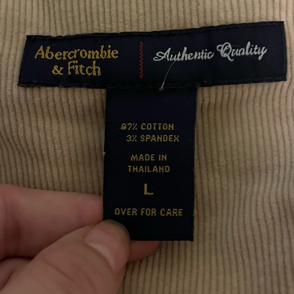 Abercrombie & Fitch - Picture 2 of 11